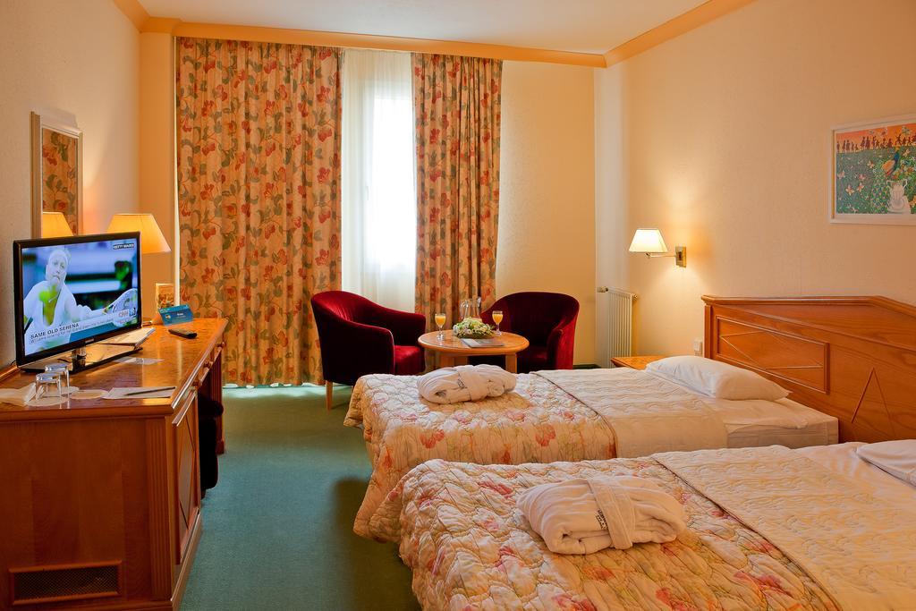 Ensana Butterfly Hotel Marianske Lazne Exterior photo